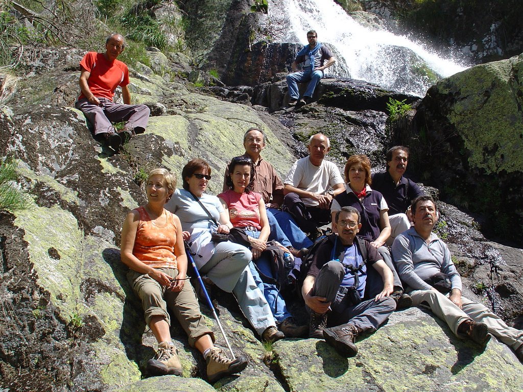 Entre Pitões e Parada