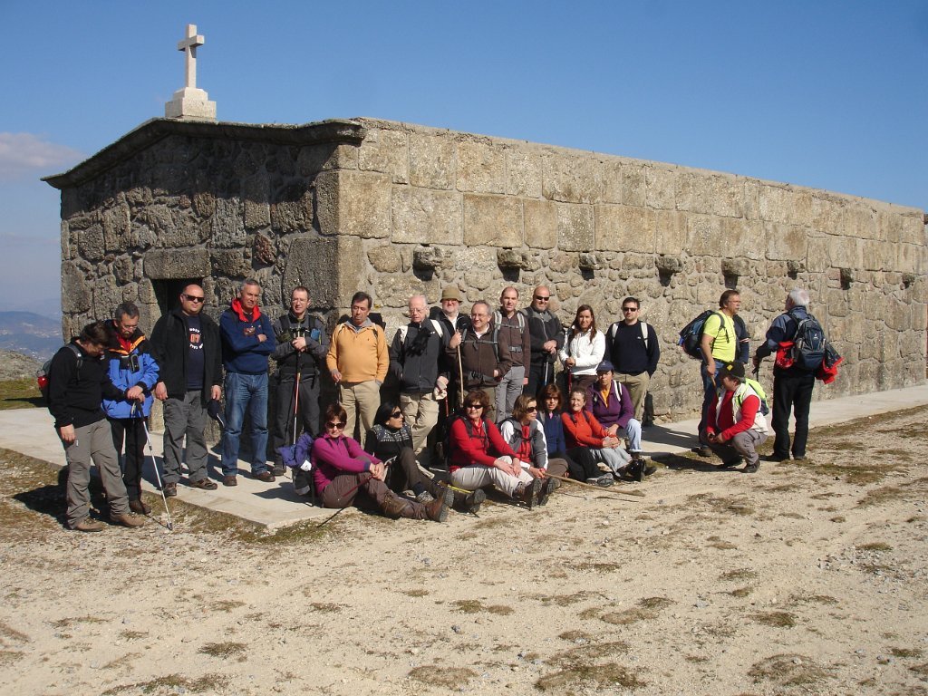 Pelo Vale do Rio Trovela
