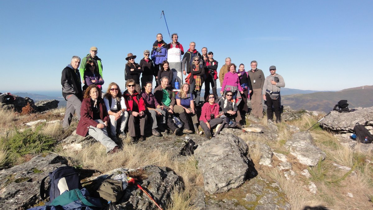 Pelo Cabeço do Meio Dia e Chão da Franqueira
