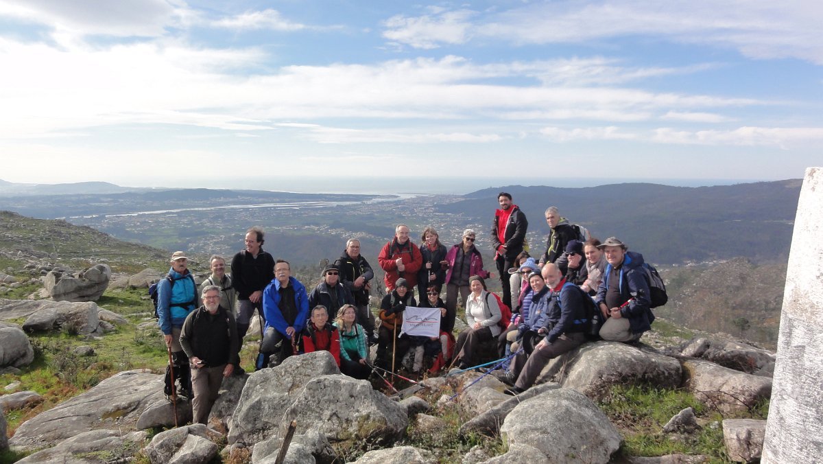 Pela cumeada da serra de Perre